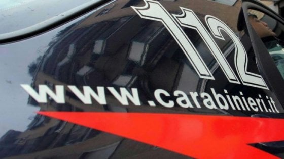 Massa, cimici nelle auto dei carabinieri accusati di abusi e violenze in caserma