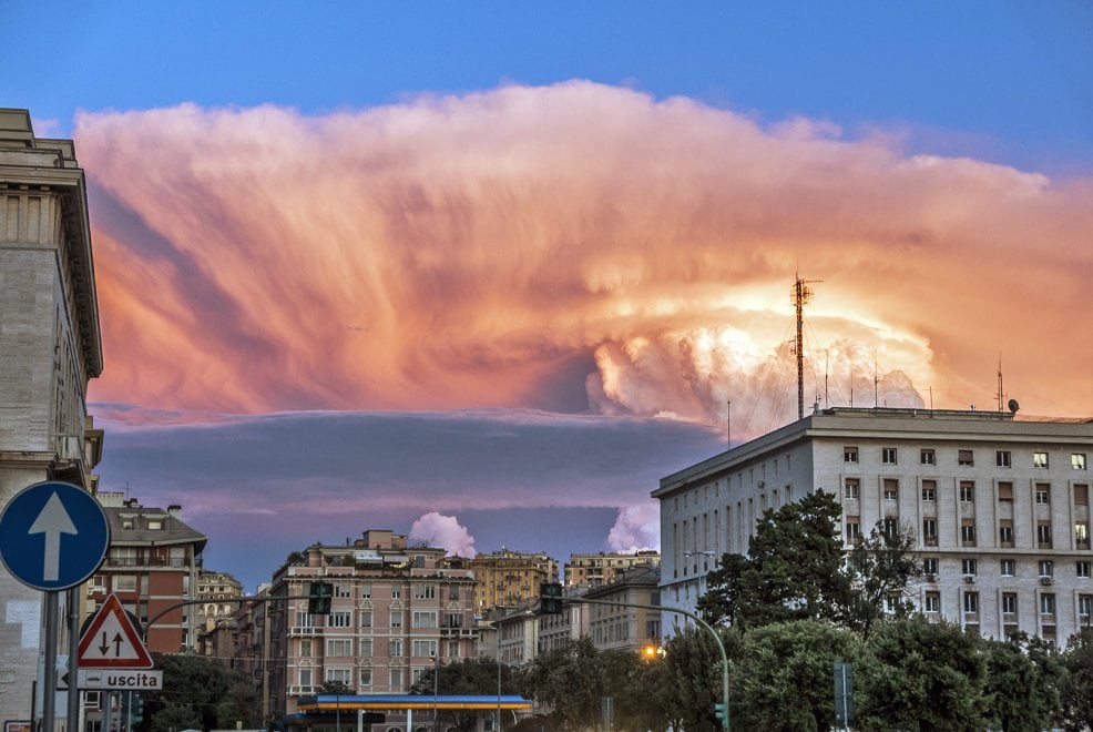 A Che Ora Tramonta Il Sole A Genova
