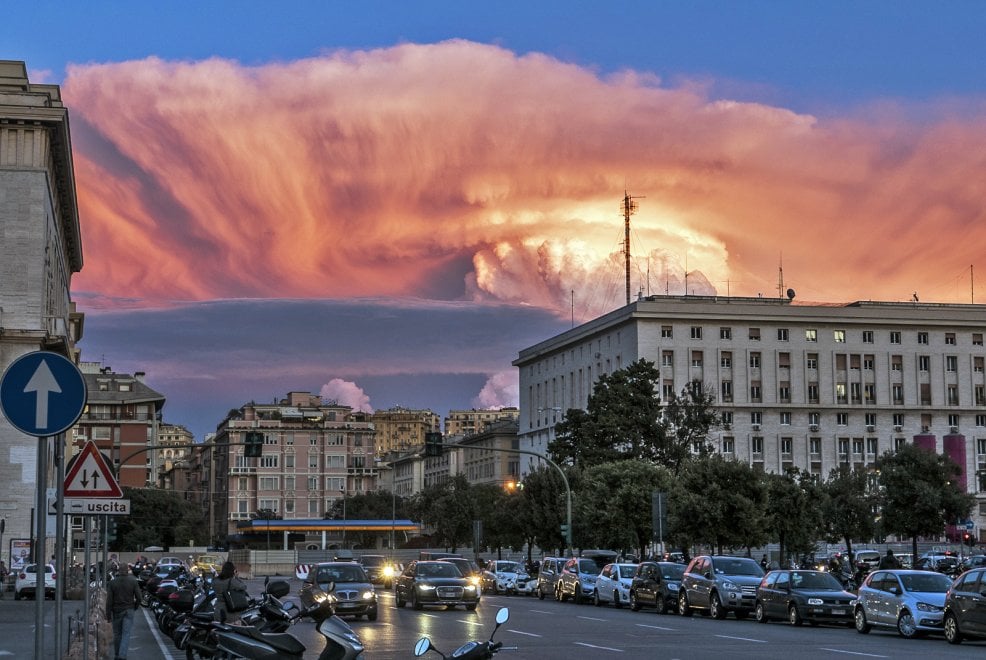 A Che Ora Tramonta Il Sole A Genova