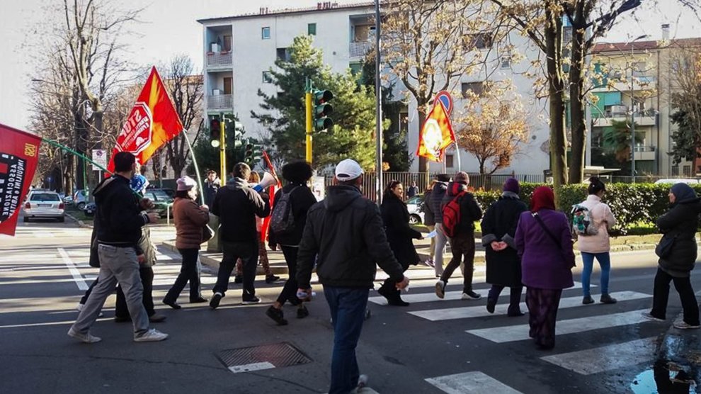 Milano, tensione in via Morgantini per lo sgombero: arriva la polizia in tenuta antisommossa