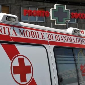 Ambulanza del 118 investe motociclista a Palermo