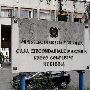 Roma, evasione da Rebibbia: due uomini in fuga