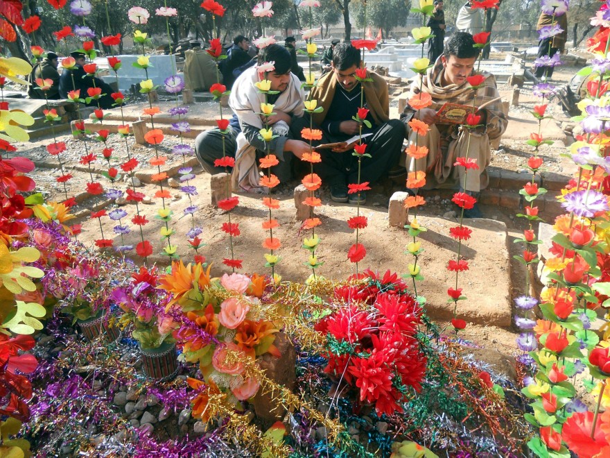 Il Pakistan si commuove per il ragazzo che ferma i kamikaze