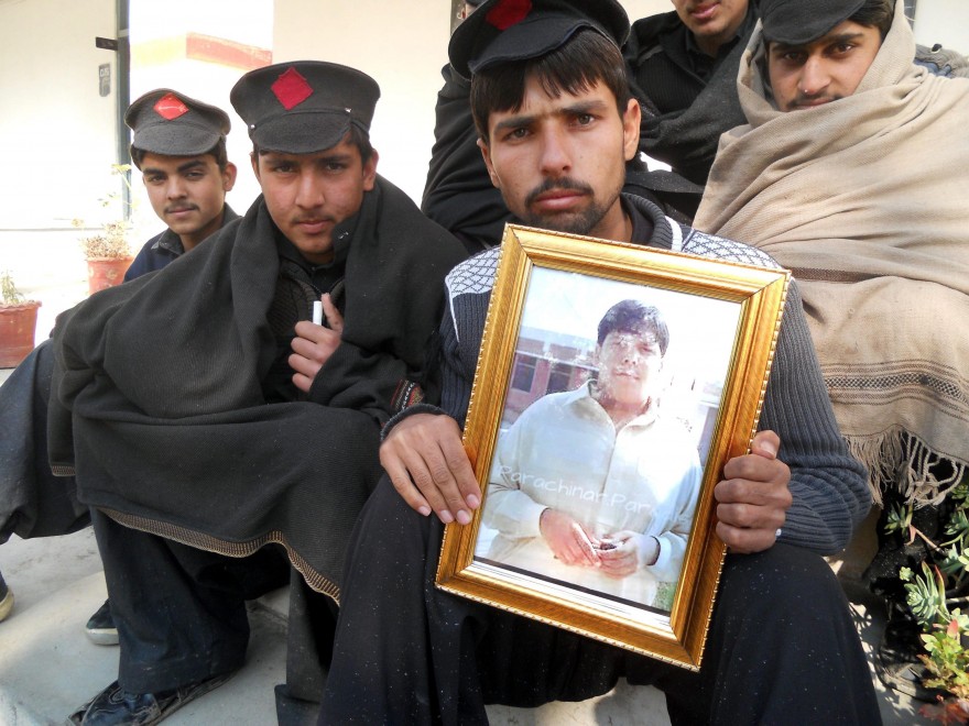 Il Pakistan si commuove per il ragazzo che ferma i kamikaze