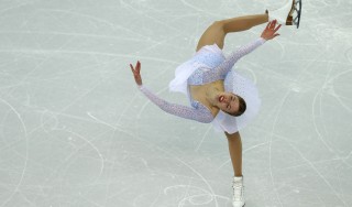 Pattinaggio di figura, la Kostner trascina l'Italia in finale nella prova a squadre