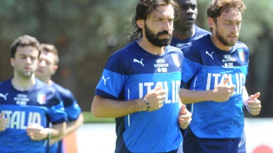 Sull'aereo azzurro sogni e speranze. Ma è un'Italia che parte tra tanti dubbi