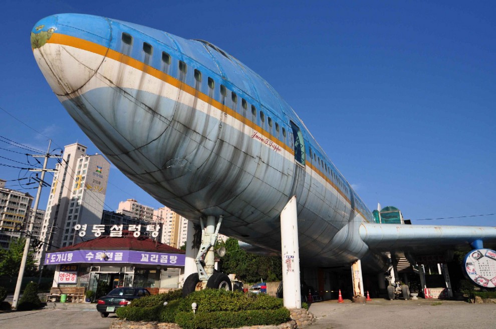 Seoul, lo strano caso del jet abbandonato