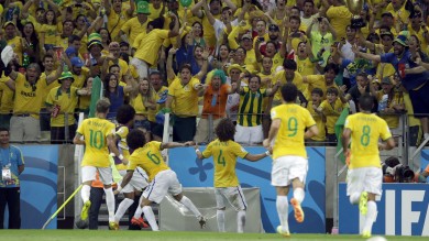 Brasile-Colombia 2-1, grazie ai difensori. Ma la Seleçao perde Neymar. Ora la Germania