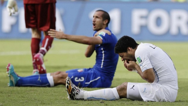 Uruguay, niente sconti per Suarez: Fifa conferma squalifica