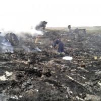 Aereo civile abbattuto da missile in Ucraina: 298 morti. Scambio di accuse tra Kiev e...
