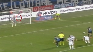 Buffon confonde Denis "Mi butto da questa parte"