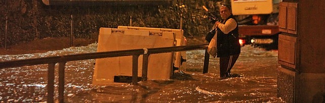 Genova, notte di paura. Nubifragio sul Levante Disagi sull'A12 -   Foto  1   -  2     Video 1  -  2