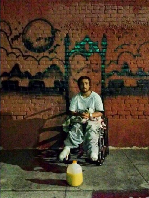 Un muro per dipingere i sogni: la street art dalla parte dei clochard