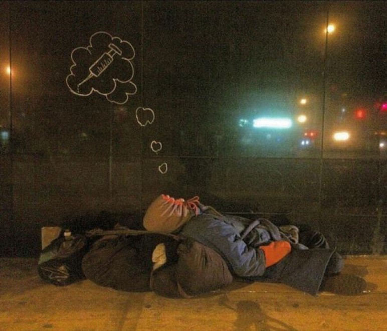 Un muro per dipingere i sogni: la street art dalla parte dei clochard