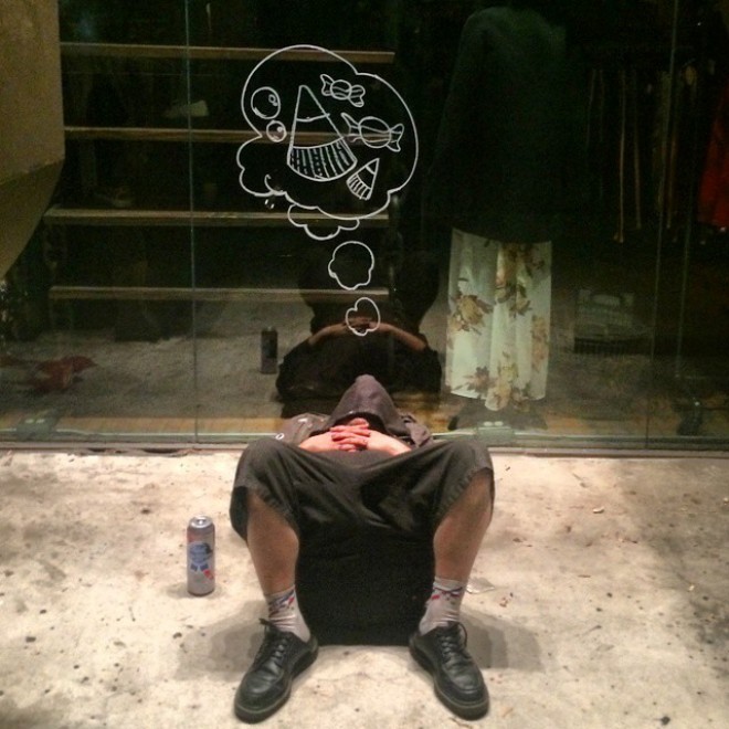 Un muro per dipingere i sogni: la street art dalla parte dei clochard