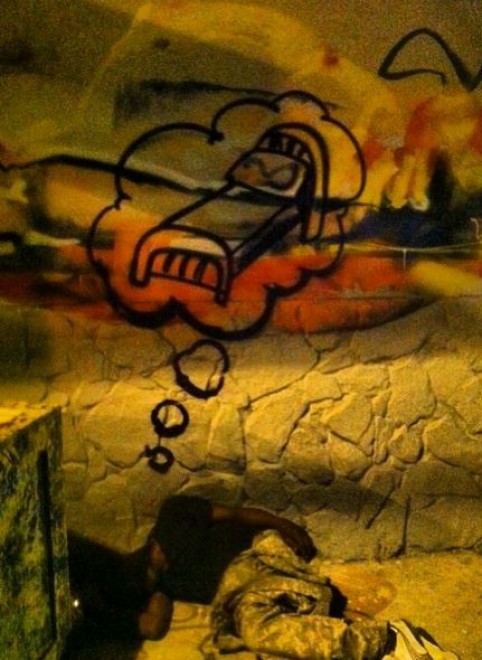 Un muro per dipingere i sogni: la street art dalla parte dei clochard