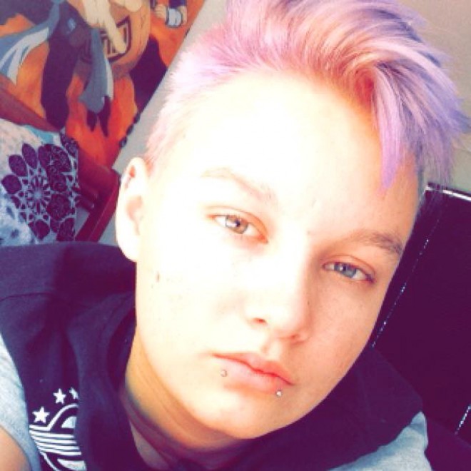 Teenager cambia sesso, il supporto dei genitori sul giornale &nbsp;