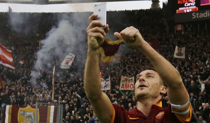 Derby show, Totti riprende la Lazio   foto
