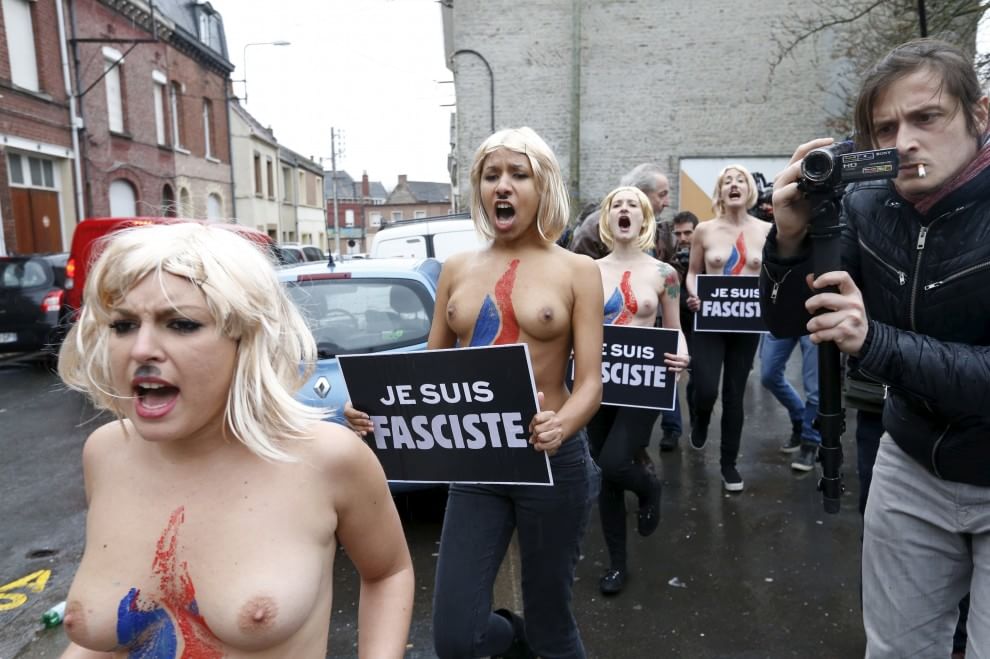 Elezioni Francia: "Je suis fasciste", le Femen contro Marine Le Pen