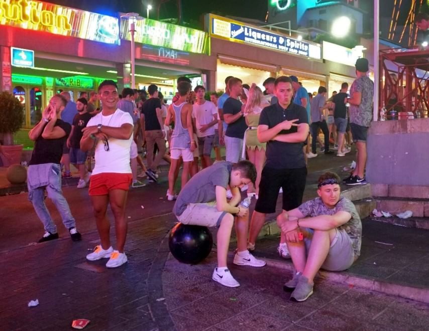 Troppo alcol e trasgressioni: Magaluf chiede aiuto alla polizia inglese