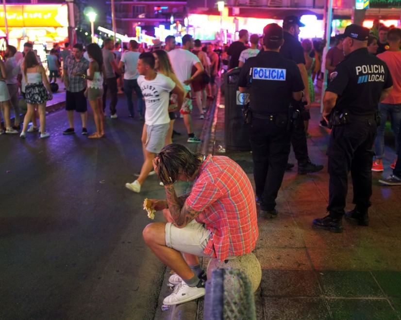Troppo alcol e trasgressioni: Magaluf chiede aiuto alla polizia inglese