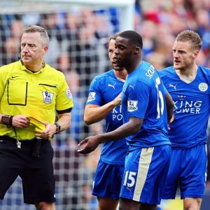 Leicester, che sofferenza: in 10 pareggia all'ultimo secondo