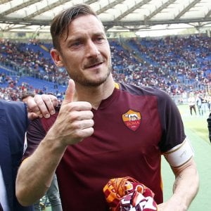 Roma, pronto il rinnovo per Totti: manca solo la firma