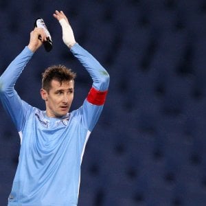 Danke-Miro, la Lazio saluta Klose. Stallo Sampaoli: "Non ho niente da dire"