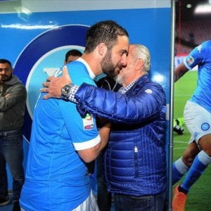 Napoli, il Psg ha scelto: Higuain per il dopo Ibrahimovic