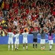 Tifosi italiani bruciano bandiera belga, aperta indagine