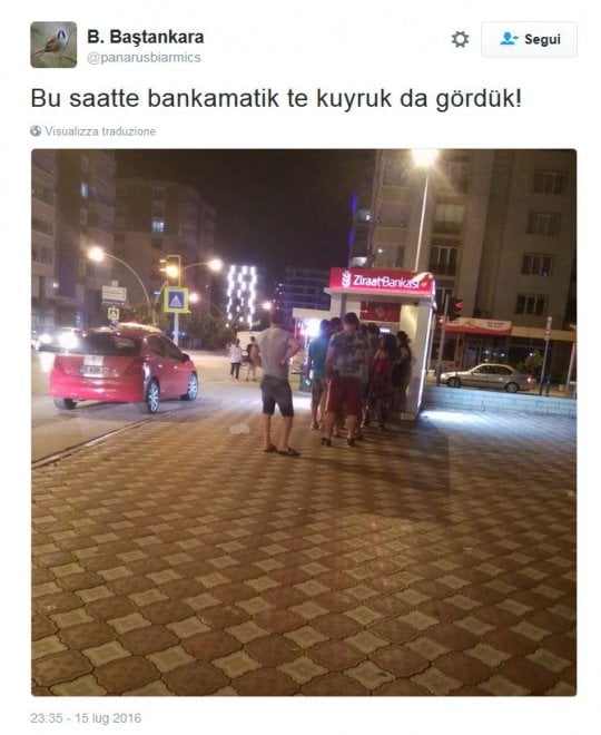 Golpe Turchia, cittadini assediano bancomat e benzinai