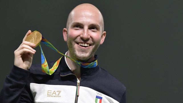 Tiro a segno, Campriani ancora d'oro nella carabina: trionfo all'ultimo tiro