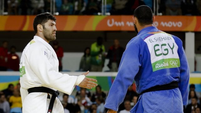 Judo, egiziano nega saluto a israeliano: escluso dai Giochi