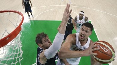 Basket, Usa travolgono Argentina: è semifinale. Avanti anche Australia, Spagna e Serbia