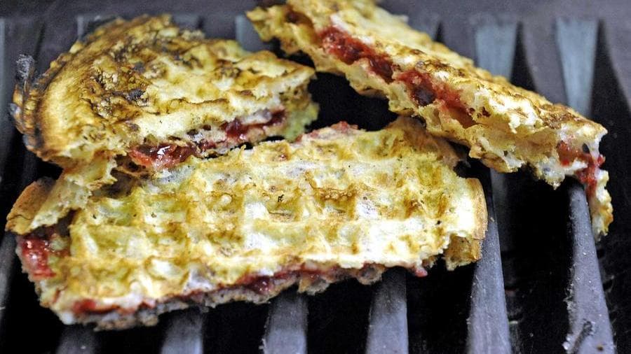 I goffre, specialità occitana simile alle ferratelle abruzzesi e ai waffle
