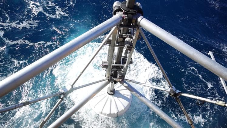 Impianto di pesca in mare x 3 - pulegge - ritagliato ritaglio