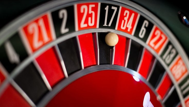 Gioco d'azzardo, così cadiamo nella 'trappola' dello scommettitore
