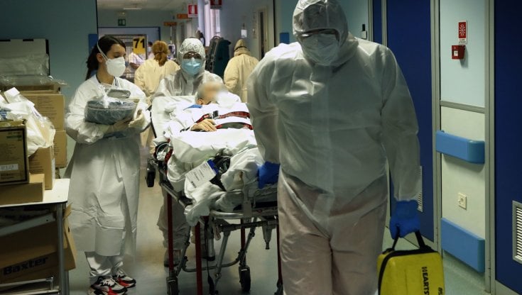 La pandemia ha rubato ai malati 700 mila ricoveri