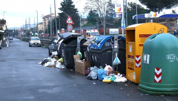 Abbiamo impacchettato il Natale. Ma ora chi fermerà l'overpacking?