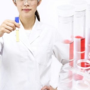 Tumore seno, oncologi: “Urgente sbloccare 20 milioni di euro per test genomici gratuiti in tutte le regioni”