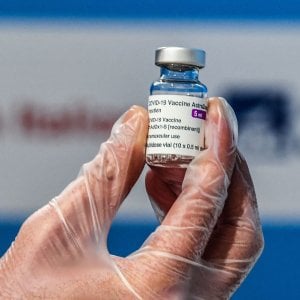 Covid: l’industria impone, i governi pagano
