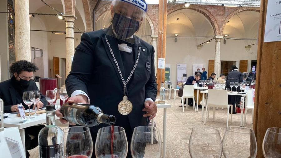 La degustazione nel chiostro
