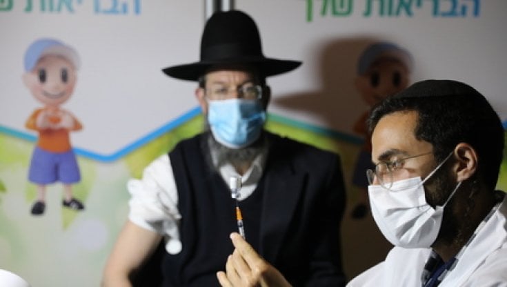 Vaccini Covid. Così Gran Bretagna e Israele stanno battendo il virus