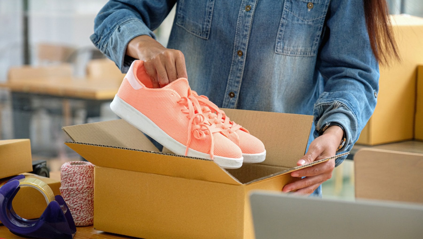 Packaging Sostenibile Per Le Calzature Soluzioni In Carta E Cartone 