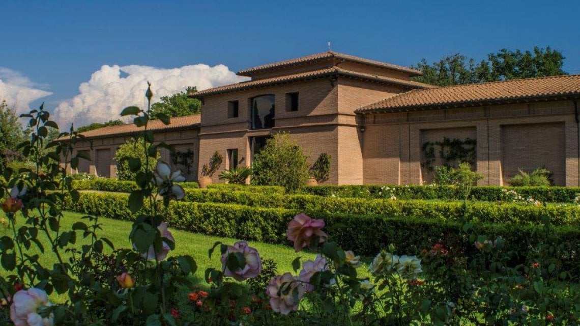La cantina di invecchiamentto del Sassicaia (@ Etienne Hunyady)