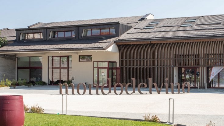 L'azienda Mondodelvino, la sede piemontese di Priocca