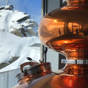Fra gin e whisky il tour delle Alpi nelle distillerie d'alta quota
