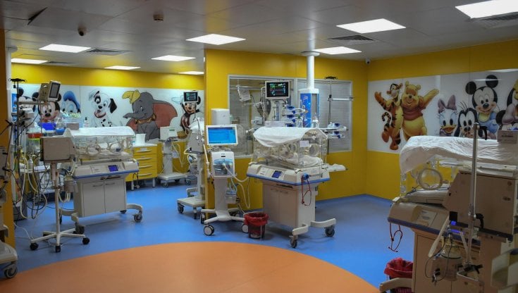 Parto record in Marocco: una donna del Mali dà alla luce nove gemelli