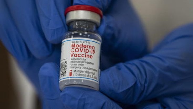 Vaccino Moderna, trovato il richiamo che funziona sulle varianti