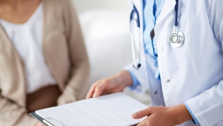 Donne e covid, infezione, malattia, risposta al vaccino: ecco cosa cambia